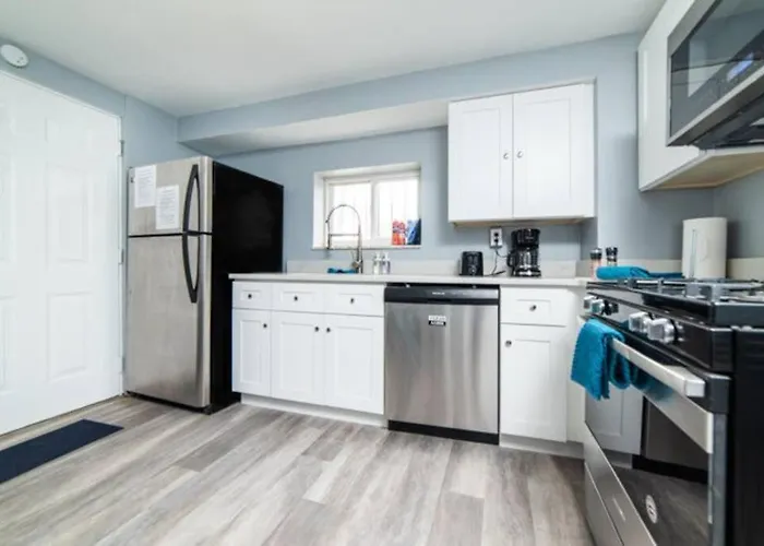 Apartment 1st Floor - Free Parking - Washer & Dryer - Agh